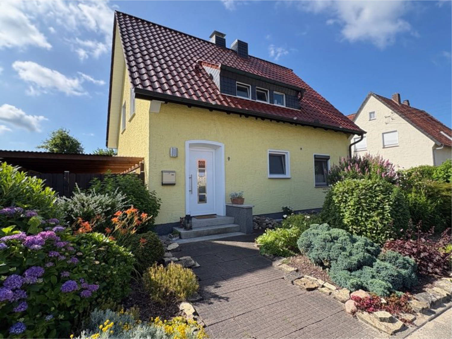 Zweifamilienhaus (Erbbaurecht) in Nienheider Weg  9, 32107 Bad Salzuflen