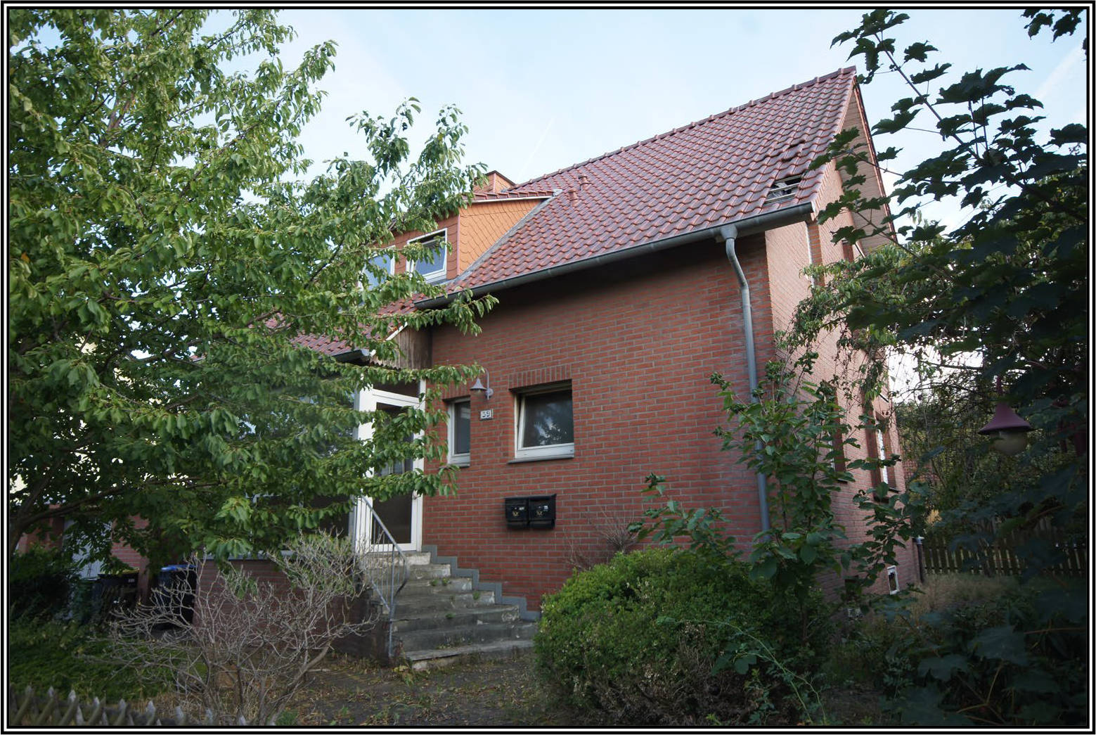 Garage, Kfz-Stellplatz, Zweifamilienhaus in Meerschlag 59, 33106 Paderborn, Wewer