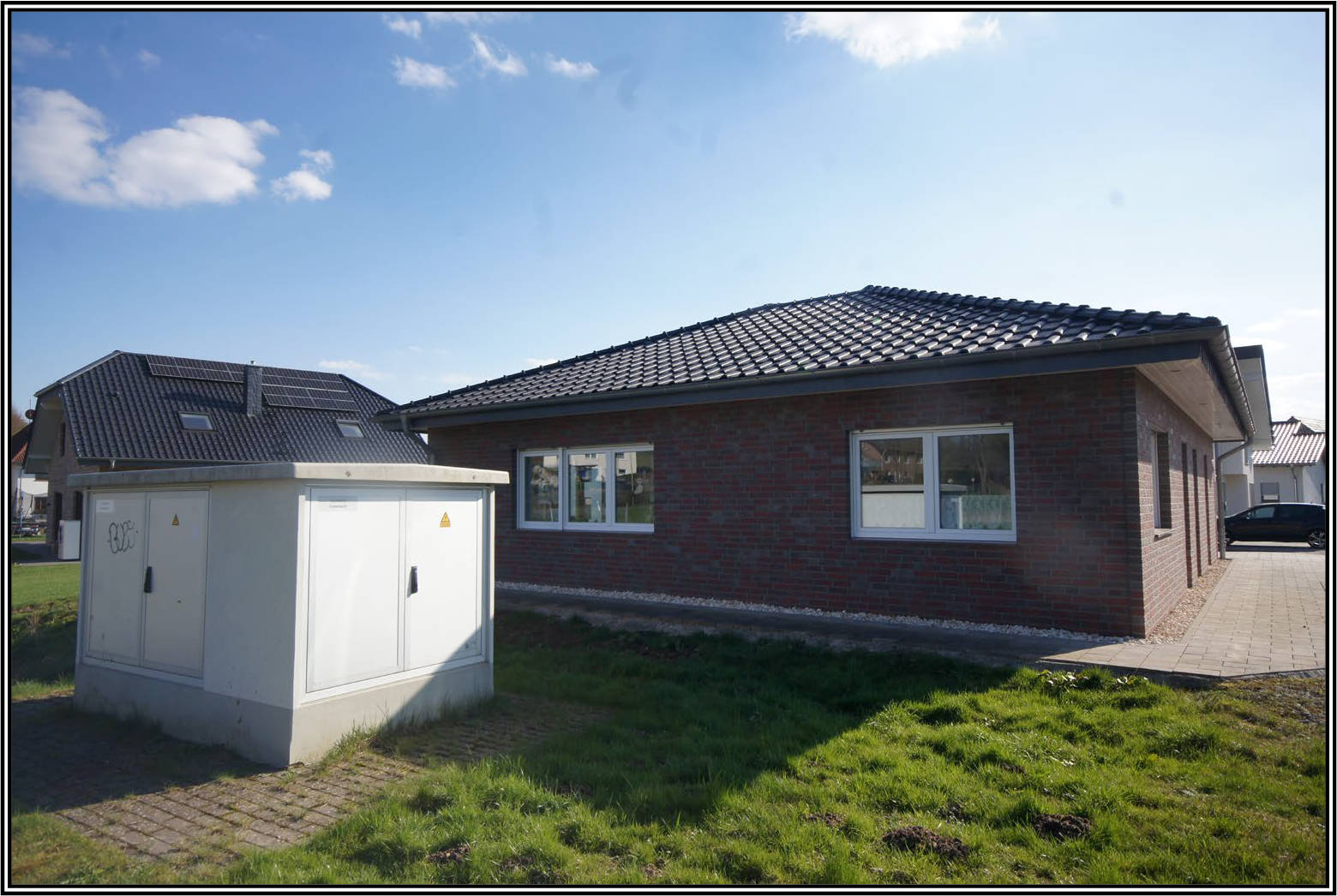 Kfz-Stellplatz, Garage, Einfamilienhaus in Unterm Limberg 28, 33184 Altenbeken, Schwaney - Bild 4