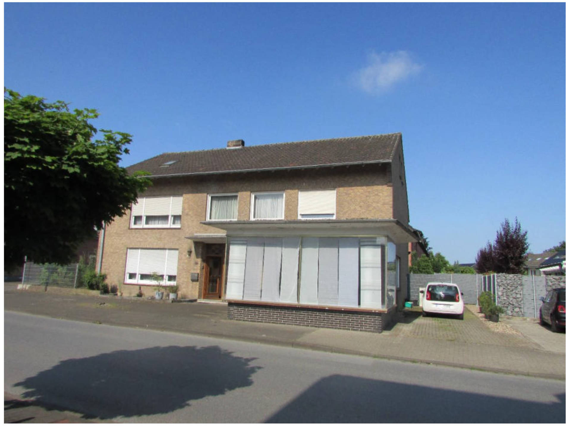 Gewerbeeinheit (z.B. Laden, Büro), Eigentumswohnung im Ober- und Dachgeschoss in Diersfordter Straße 11, 46499 Hamminkeln