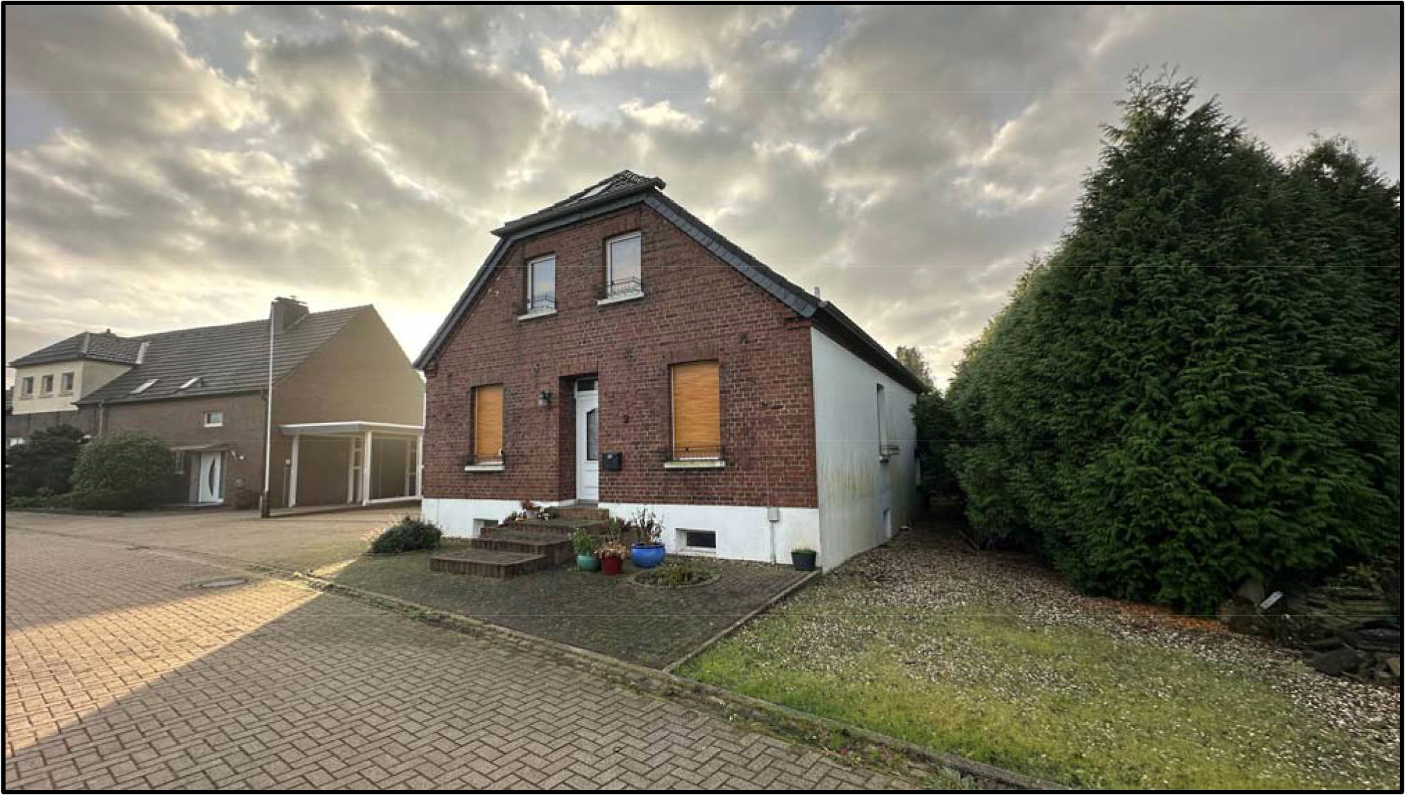 Einfamilienhaus nebst Wintergarten und drei PKW-Garagen in Auf dem Sand 2, 46487 Wesel, Büderich - Bild 2