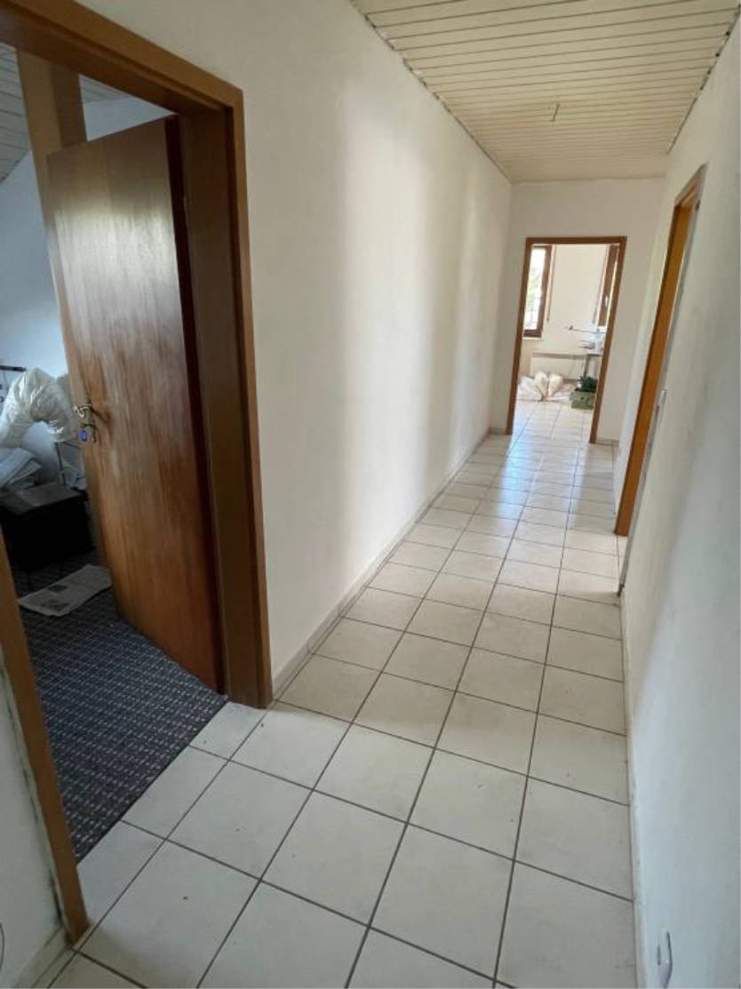 Eigentumswohnung (3 bis 4 Zimmer), Carport-Stellplatz in Bentorfer Straße 5, 32689 Kalletal, Bentorf - Bild 2