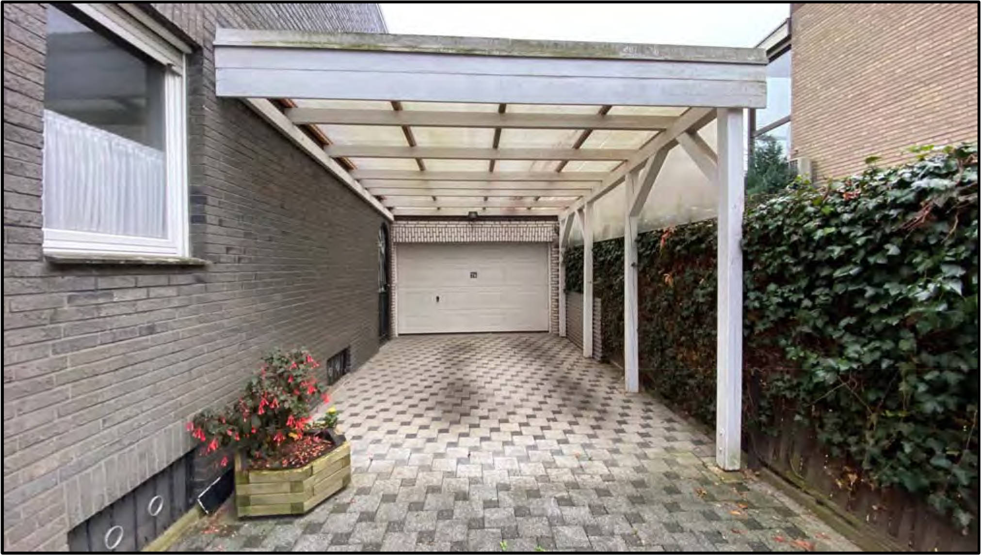 Dreifamilienhaus, PKW-Doppelgarage, Carport u. Holzgartenlaube in Wittenberger Straße 78, 46485 Wesel - Bild 2