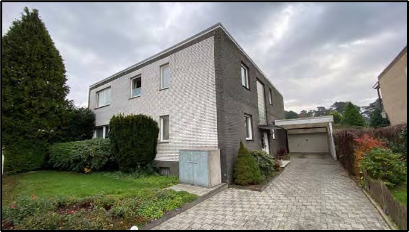 Dreifamilienhaus, PKW-Doppelgarage, Carport u. Holzgartenlaube in Wittenberger Straße 78, 46485 Wesel