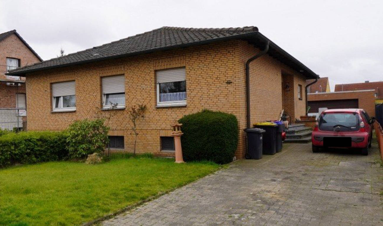 Garage, Einfamilienhaus in Nördliche Salzstraße 17, 59192 Bergkamen, Rünthe - Bild 3