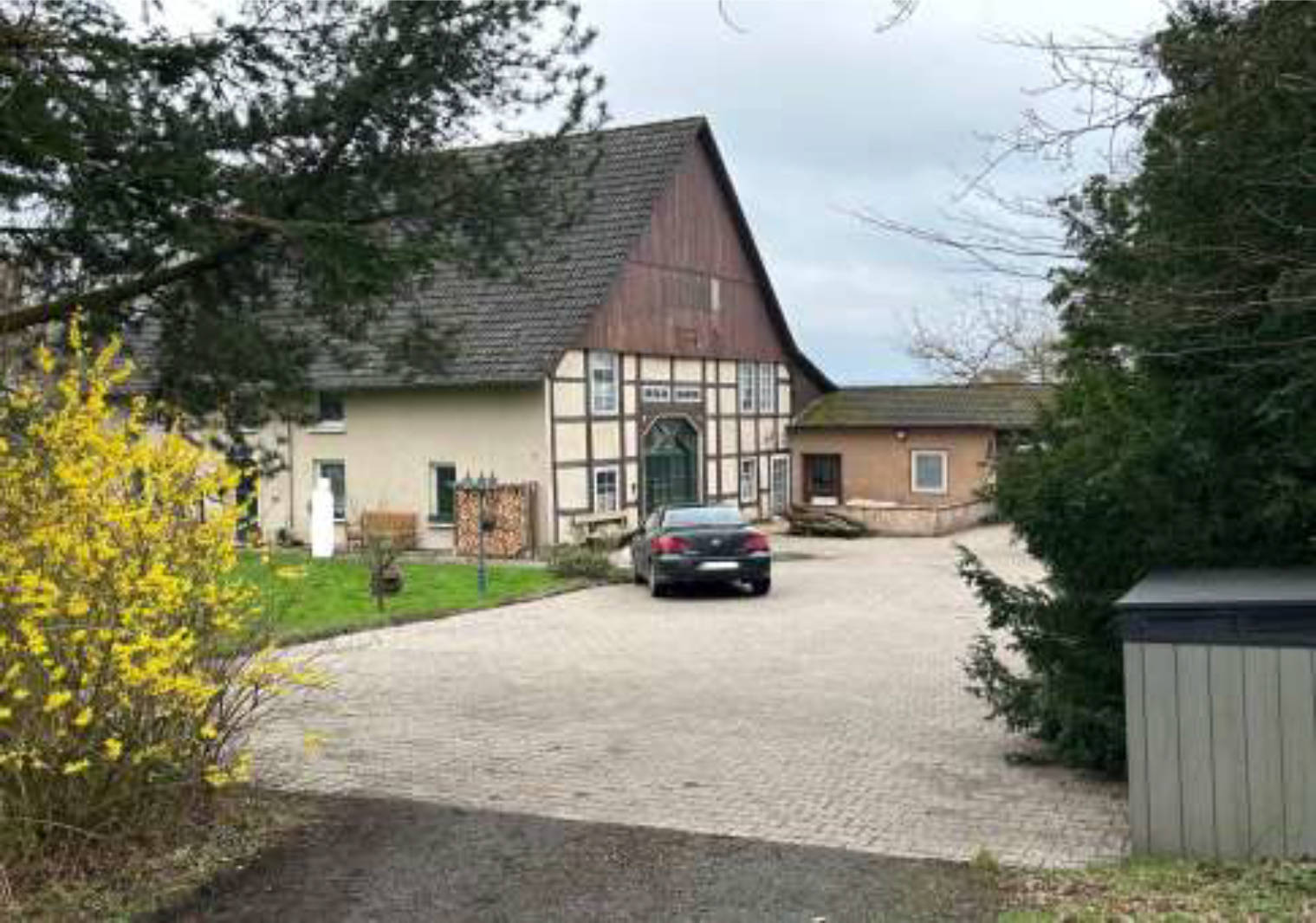 Mehrfamilienhaus in Eichholz 1, 32699 Extertal, Bösingfeld