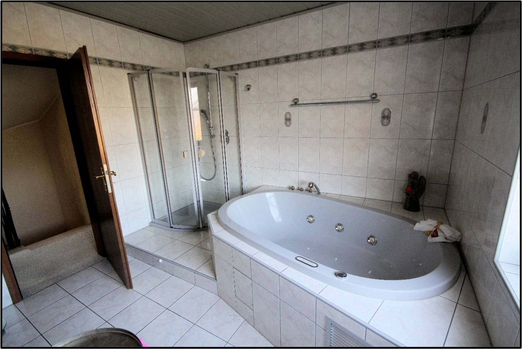 nordrheinwestpfalen 0016 K 0002/2024 Haßlacherstr. 37, 46242 Bottrop 26