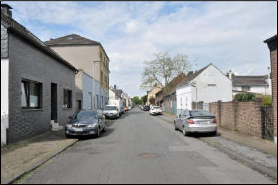 Garage, Mehrfamilienhaus in Franzenkamp 75, 46049 Oberhausen - Bild 3
