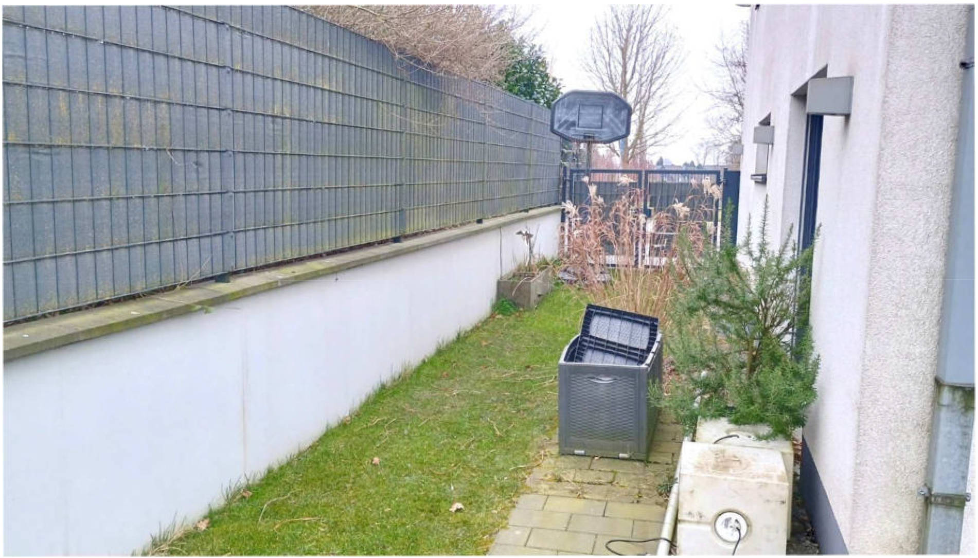 nordrheinwestpfalen 0017 K 0007/2024 Am Lerchensporn 35, 41516 Grevenbroich, Kapellen 11