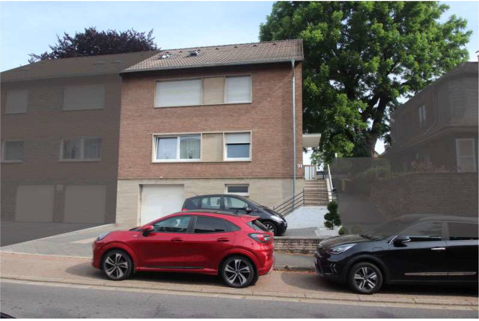 Garage, Einfamilienhaus, Doppelhaushälfte, einseitig abgebautem Einfamilienhaus mit innenliegender Garage in Mühlenstraße 31, 41517 Grevenbroich, Gindorf - Bild 4