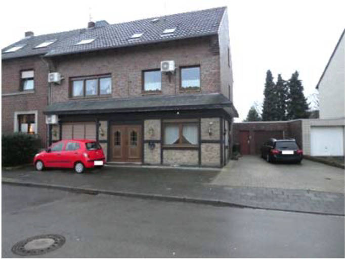 Zweifamilienhaus, Garage, Doppelhaushälfte, rückwärtige Anbauten in Gartenstraße 87, Gartenstraße 87 a, 41363 Jüchen, Hochneukirch - Bild 2