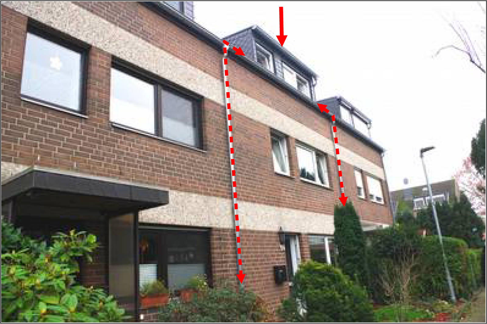 Einfamilienhaus, Es handelt sich bei dem Versteigerungsobjekt um ein Einfamilienhausgrundstück (Reihenmittelhaus). in Lerchenweg 56, 41517 Grevenbroich - Bild 5