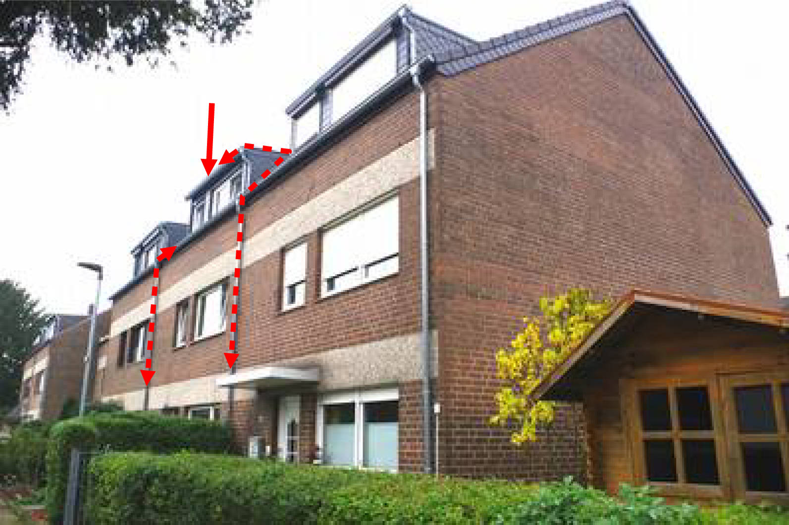Einfamilienhaus, Es handelt sich bei dem Versteigerungsobjekt um ein Einfamilienhausgrundstück (Reihenmittelhaus). in Lerchenweg 56, 41517 Grevenbroich - Bild 4