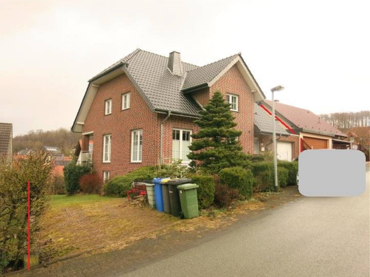Garage, Ein- bis Zweifamilienhaus mit Einliegerwohnung in In den Klappen 16, 33014 Bad Driburg, Neuenheerse
