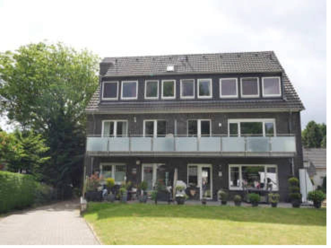 Garage, Mehrfamilienhaus, Gartenlaube in Matzenbergstraße 51, 46145 Oberhausen - Bild 3