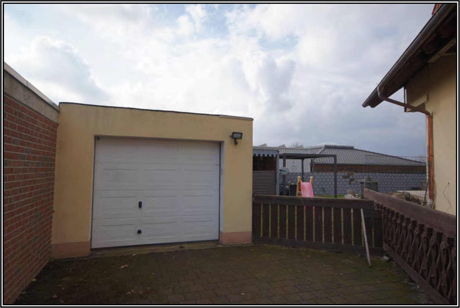 Kfz-Stellplatz, Garage, Einfamilienhaus, Einfamilienhaus mit Einliegerwohnung in Johannes-Meyer-Weg 3, 33034 Brakel - Bild 5