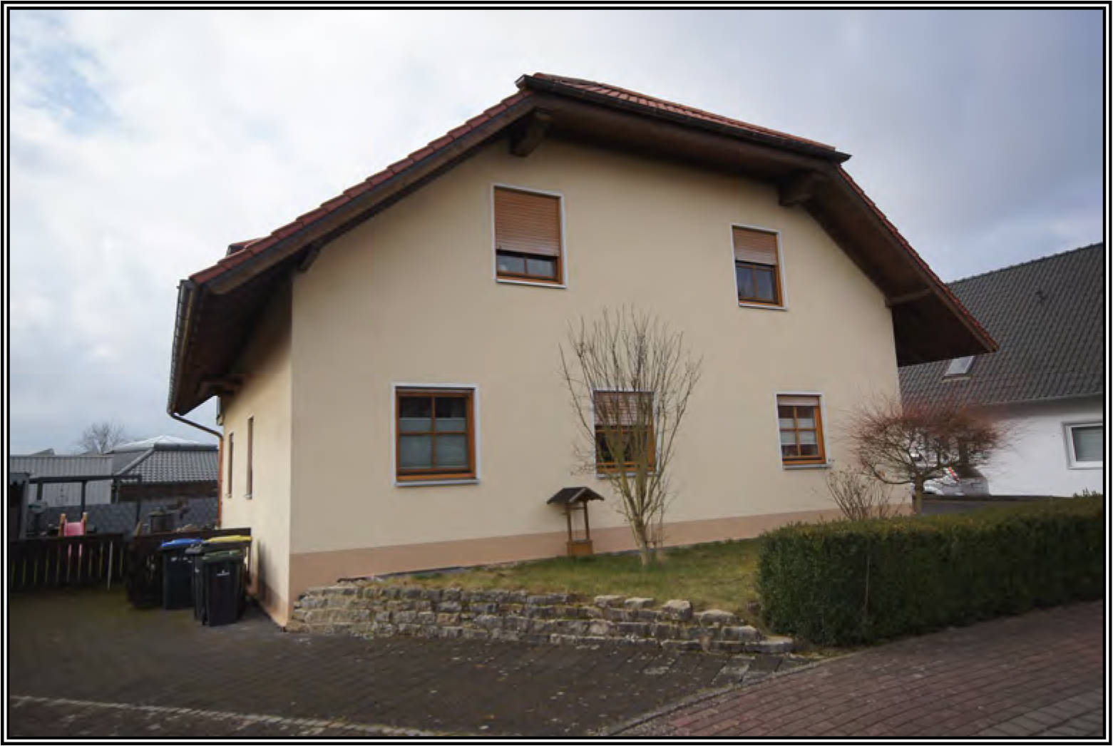 Kfz-Stellplatz, Garage, Einfamilienhaus, Einfamilienhaus mit Einliegerwohnung in Johannes-Meyer-Weg 3, 33034 Brakel - Bild 3