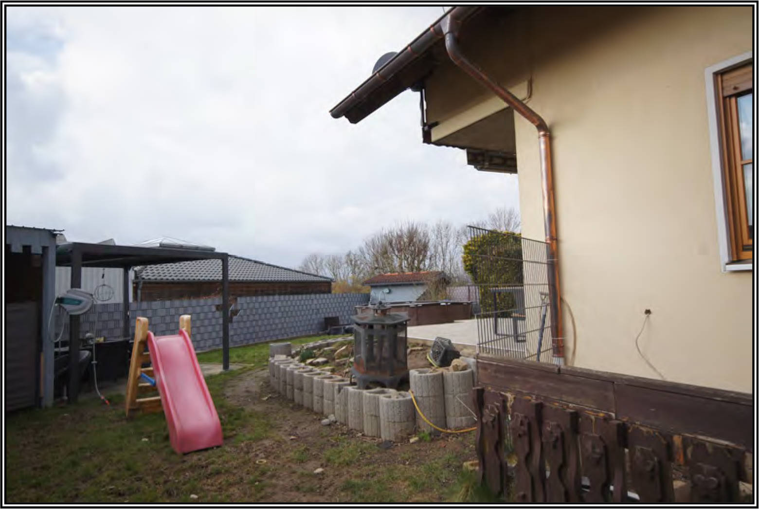 Kfz-Stellplatz, Garage, Einfamilienhaus, Einfamilienhaus mit Einliegerwohnung in Johannes-Meyer-Weg 3, 33034 Brakel - Bild 2