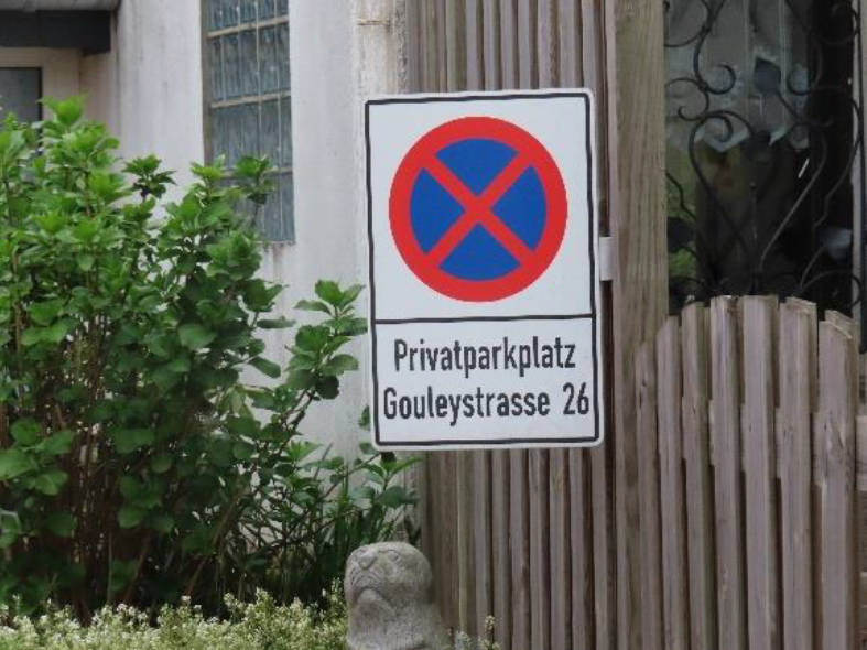 Einfamilienhaus, Doppelgarage sowie Nebengebäude in Gouleystraße 26, 52146 Würselen