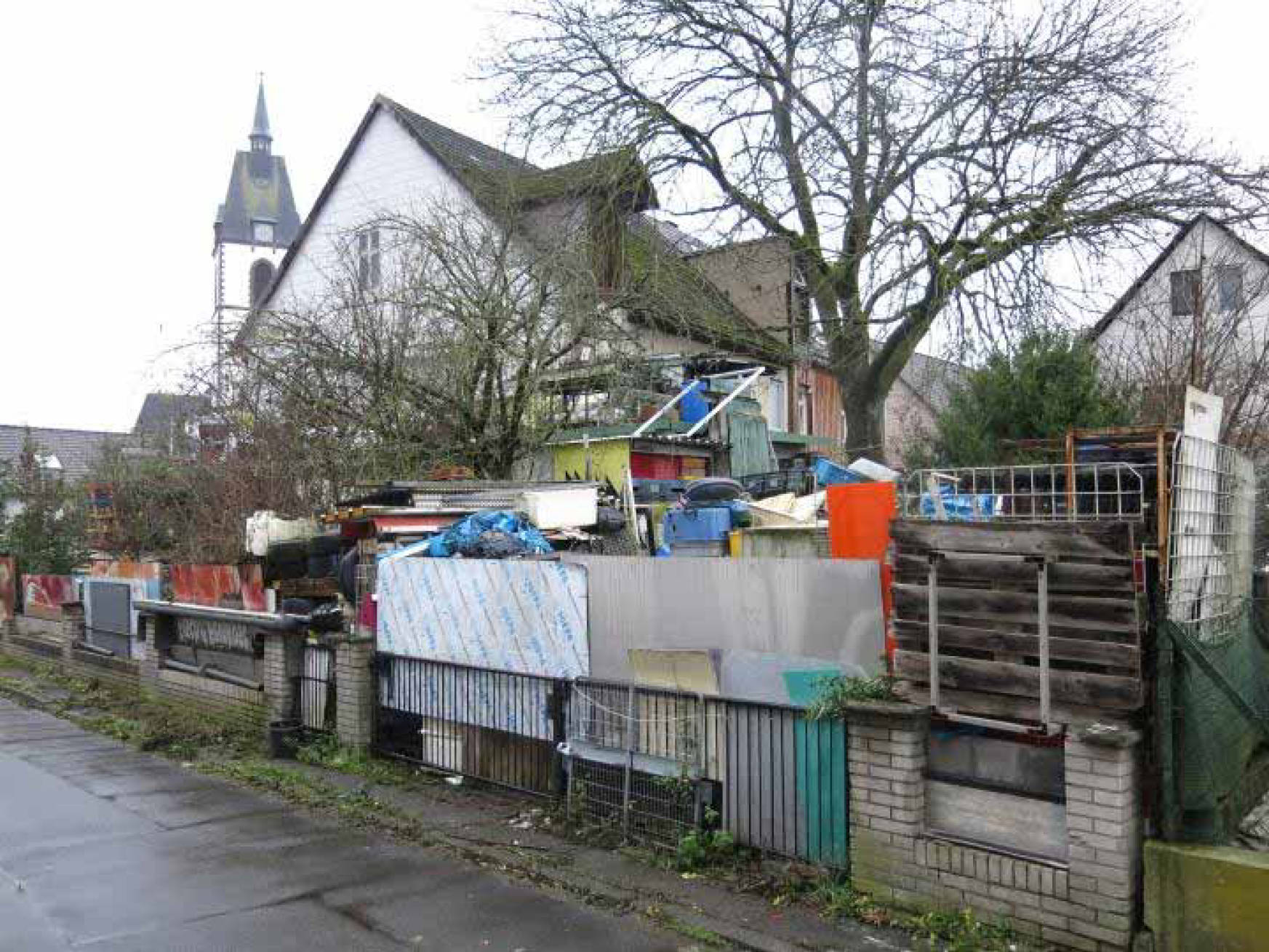 Zweifamilienhaus mit Anbau und Nebengebäude 0019 K 0010-2025 Weinstr. 3 und 5, 37671 Höxter, Lüchtringen