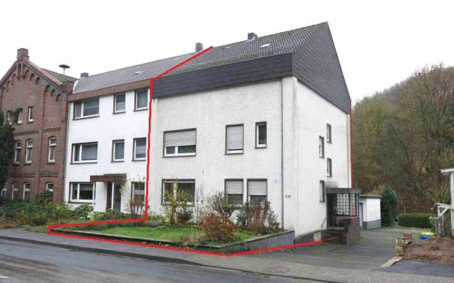 Zweifamilien-Reihenendhaus in Obere Hauptstraße 217 und 219, 00000