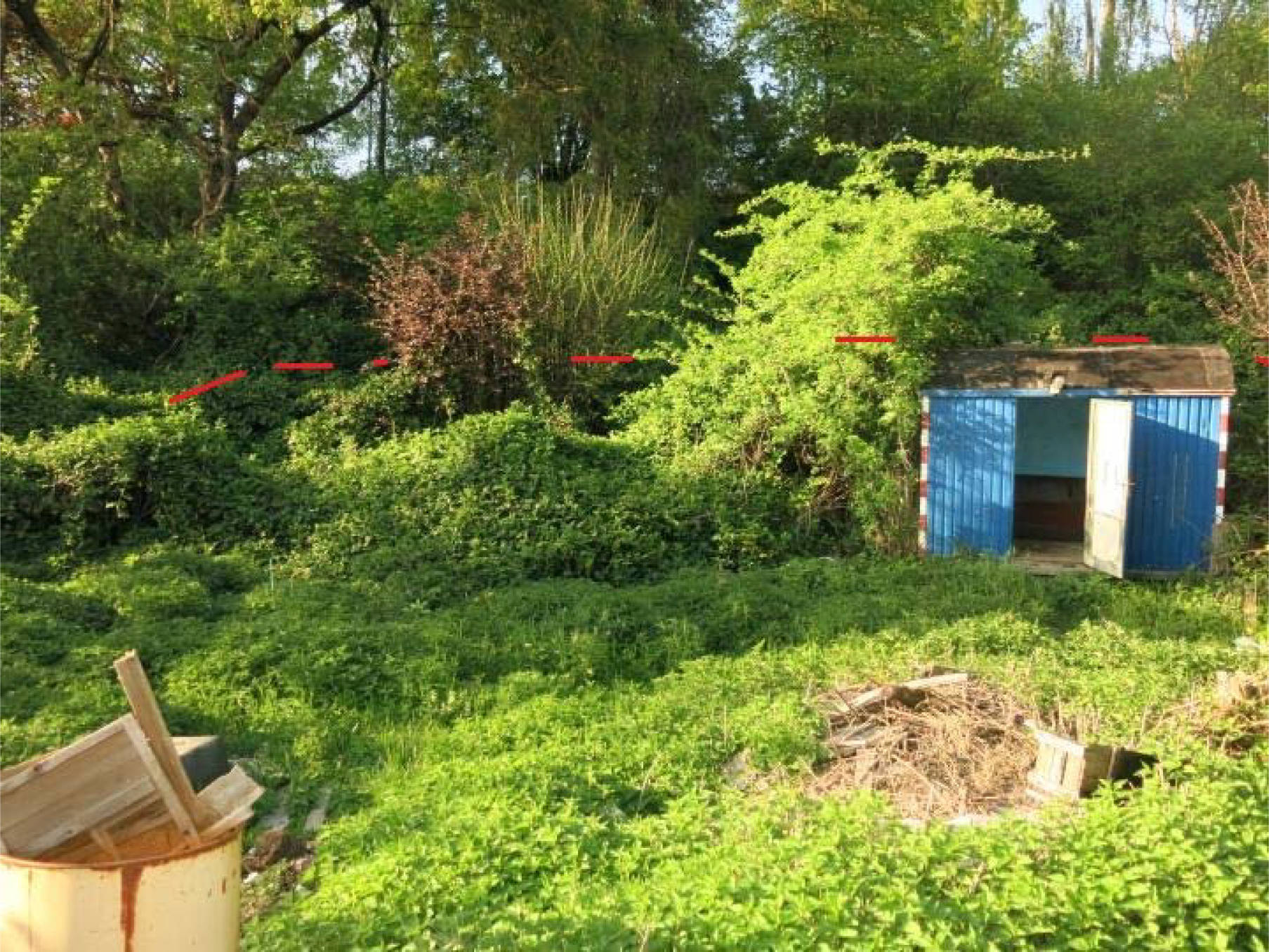 Doppelhaushälfte mit Nebengebäude und Carport in Höxtersche Straße 23, 37671 Höxter, Ottbergen