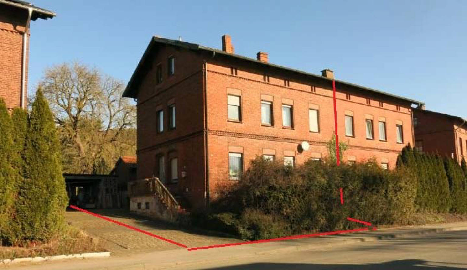 Doppelhaushälfte mit Nebengebäude und Carport in Höxtersche Straße 23, 37671 Höxter, Ottbergen - Bild 4