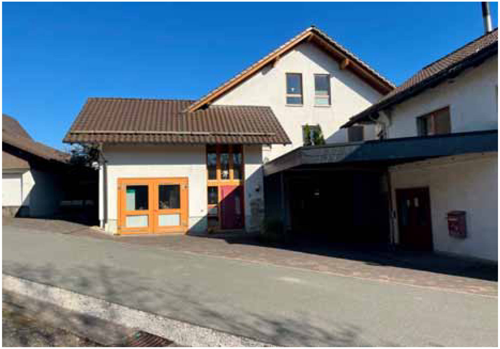 Mehrfamilienhaus in Kronenweg 6, 32805 Horn-Bad Meinberg, Holzhausen-Externsteine - Bild 2