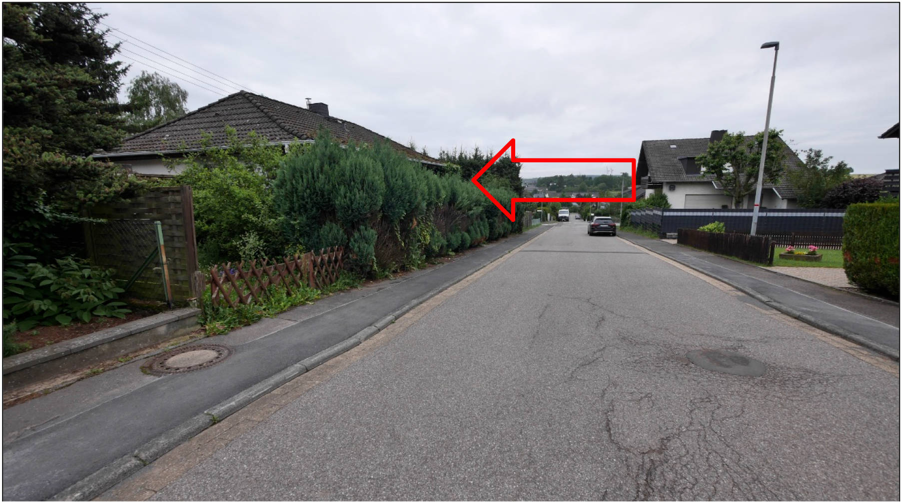 Garage, Einfamilienhaus, keine Innenbesichtigung, Fertighaus der ersten Generation, keine Modernisierung bekannt in Keltenstraße 31, 00000 - Bild 5