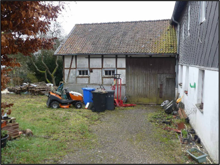 Wohnhaus mit Nebengebäuden in Weidenstraße 4, 53937 Schleiden - Bild 2