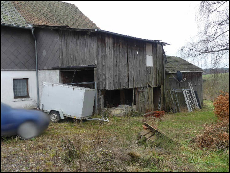 Wohnhaus mit Nebengebäuden in Weidenstraße 4, 53937 Schleiden - Bild 3