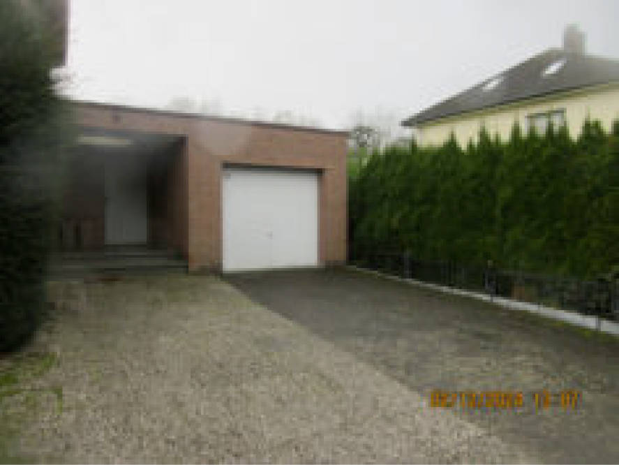 Zweifamilienhaus, Kfz-Stellplatz, Garage, uZweifamilienhaus mit Garage/Lage direkt an der Werre in Kampmannsweg 17, 32791 Lage