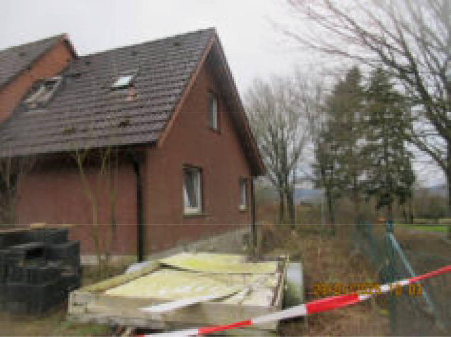 Doppelhaushälfte, Doppelhaushälfte, es handelt sich um zwei Flurstücke, die jeweils mit einer Doppelhaushälfte bebaut sind., es handelt sich um zwei Flurstücke, die jeweils mit einer Doppelhaushälfte bebaut sind. in Schlehdornweg 12, 14, 32805 Horn-Bad Meinberg