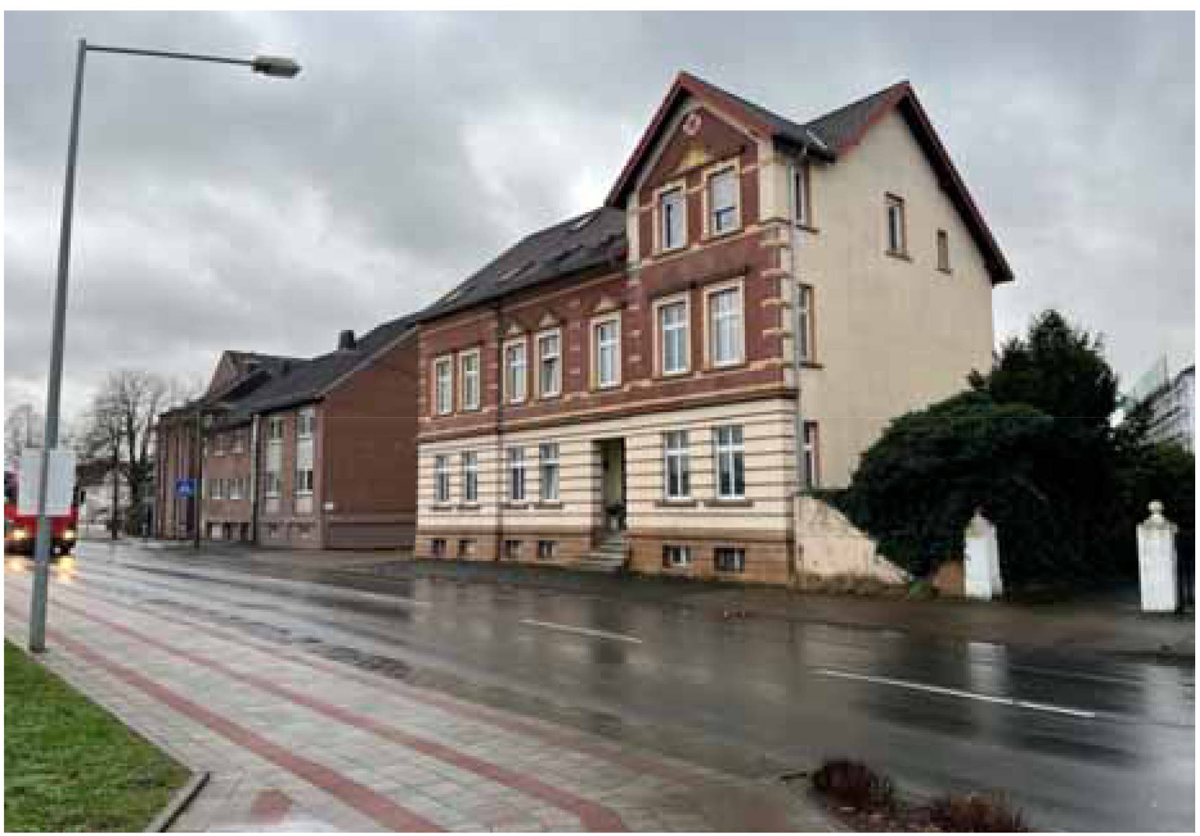 Mehrfamilienhaus in Bahnhofstr. 8, 32791 Lage (Lippe)