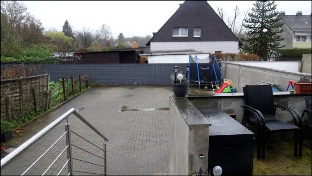 Zweifamilienhaus, Doppelhaushälfte, ungenehmigte An- und Umbauten in Karlstraße 12 B, 45699 Herten - Bild 2