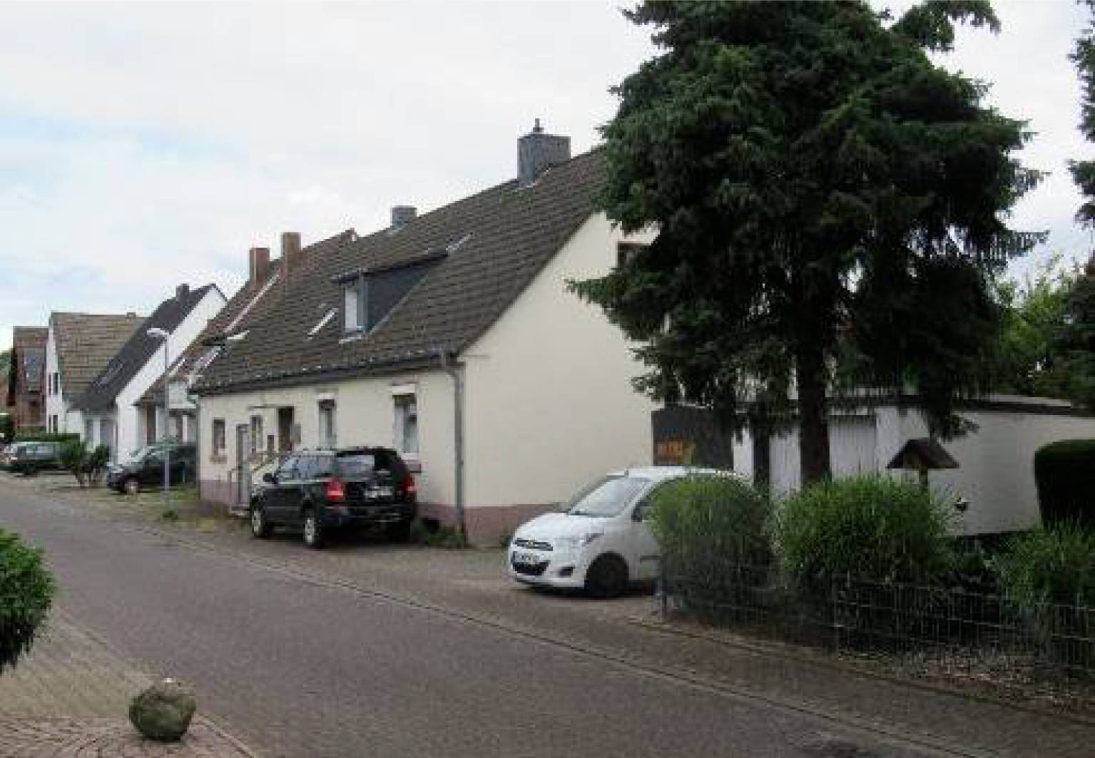 Zweifamilienhaus, Garage, 3 Garagen in Am Graben 19, 45699 Herten