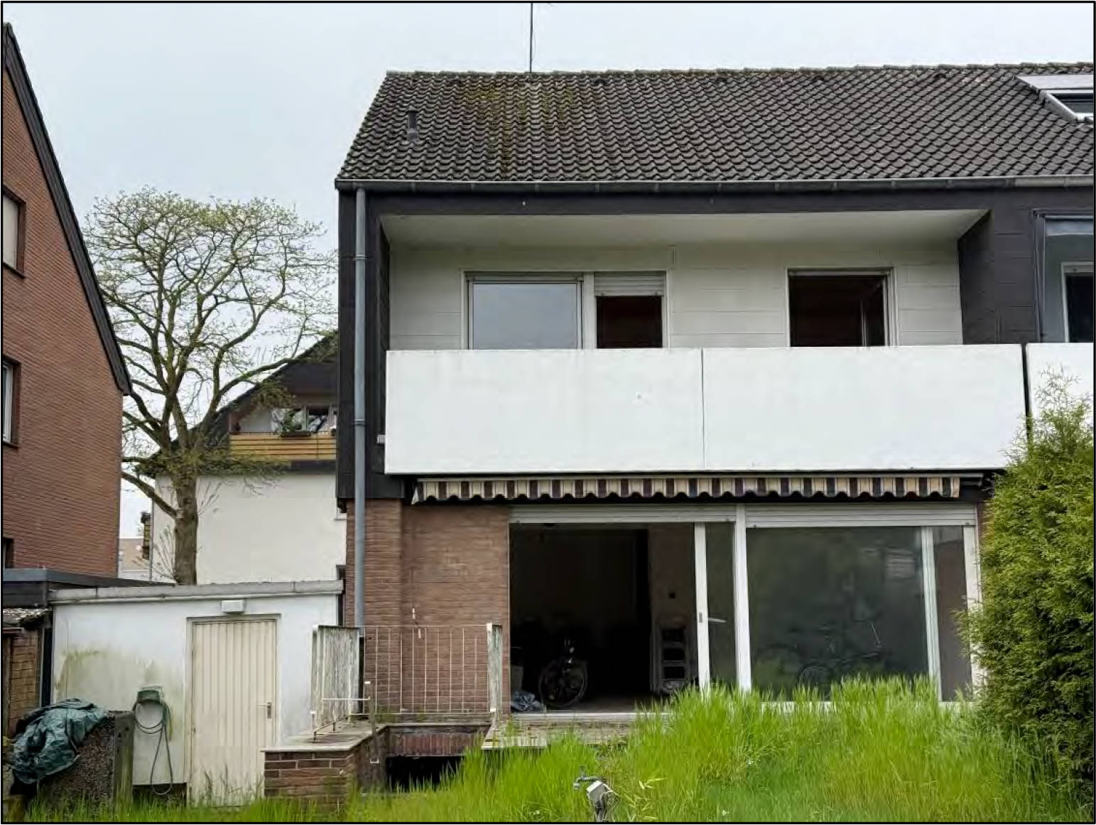 Garage, Doppelhaushälfte, Das in Rede stehende Objekt ist zum Wertermittlungsstichtag ungenutzt. in Heinrich-Pardon-Straße 13, 45665 Recklinghausen - Bild 2