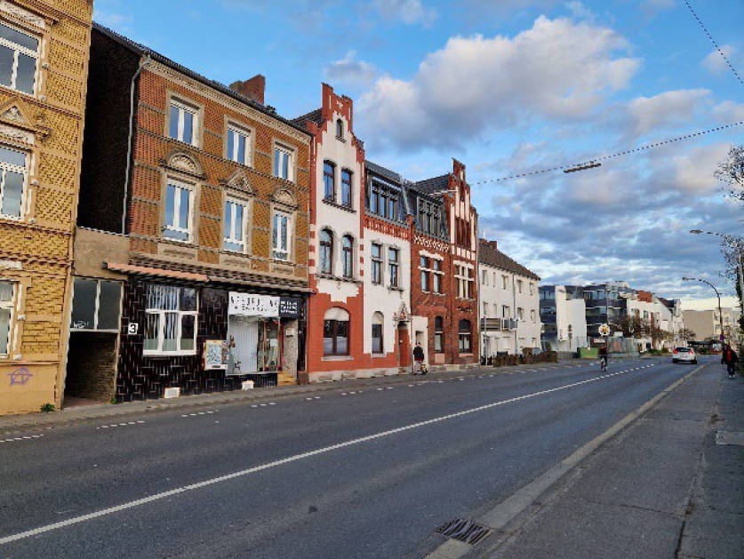 Mehrfamilienhaus in Königswinterer Str. 1 A, 53227 Bonn, Beuel-Ost