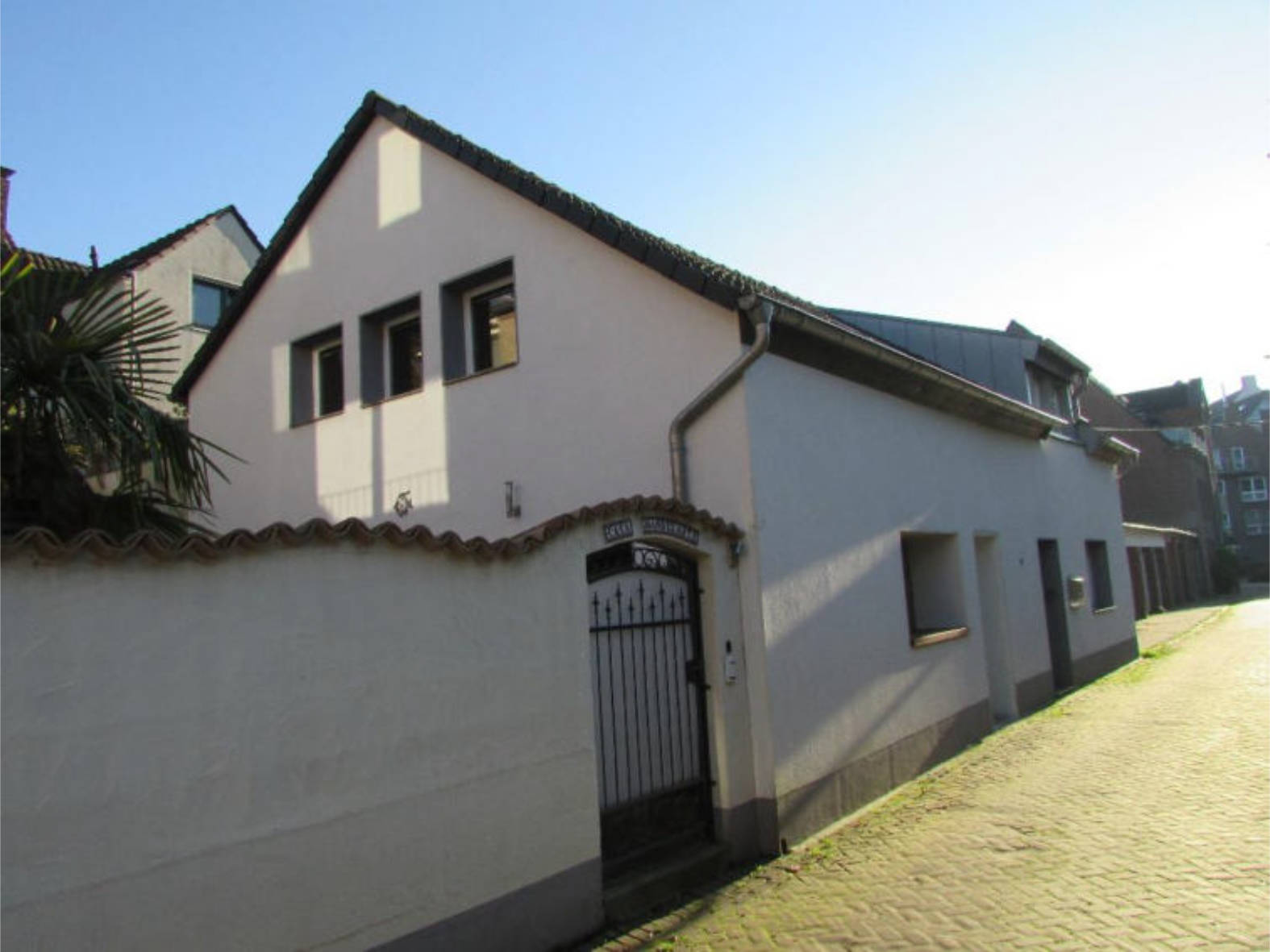 Wohn-/Geschäftshaus, Garage, Garage, Wohn-/Geschäftshaus, Wohn-/Geschäftshaus, Wohn-/Geschäftshaus, Wohn-/Geschäftshaus, Wohn-/Geschäftshaus in Rheinstraße, 4, Miststräßchen, 46459 Rees, Rees