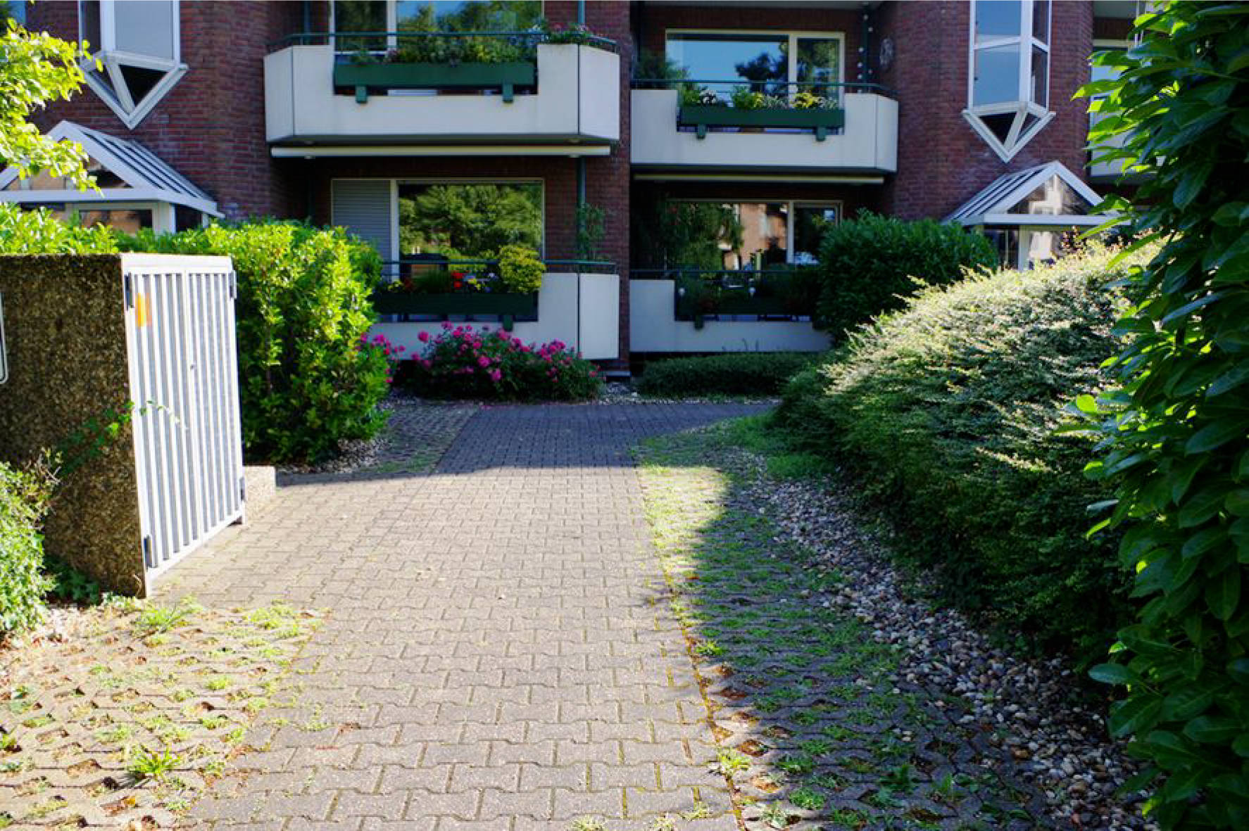 nordrheinwestpfalen 0030K0010-2022 Düsseldorfer Straße 146, 148, 150, 40667 Meerbusch, Büderich