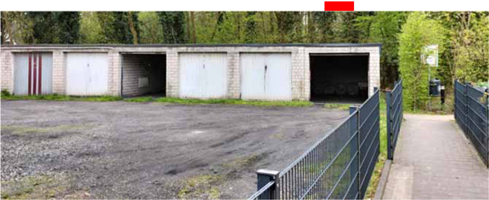 Mehrfamilienhaus, Einfamilienhaus und Garagen in Am Haus Vogelsang 25, 41462 Neuss - Bild 4