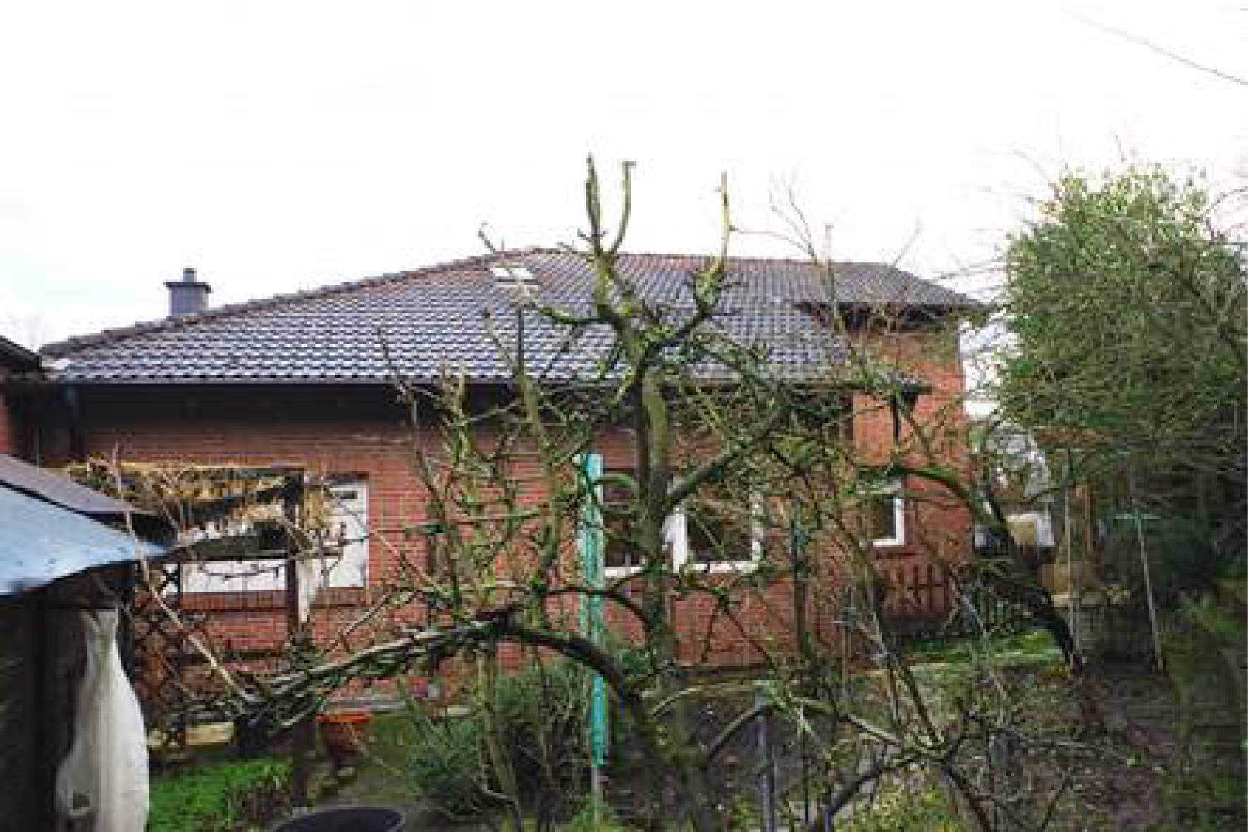 Garage, Einfamilienhaus in Maastrichter Str. 39, 41464 Neuss