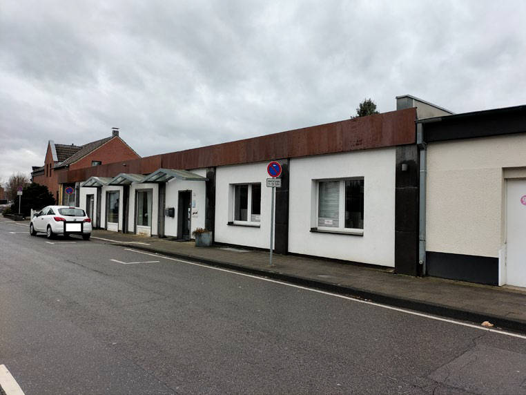 drei bebaute Grundstücke in Bleichstraße 2b, 41352 Korschenbroich