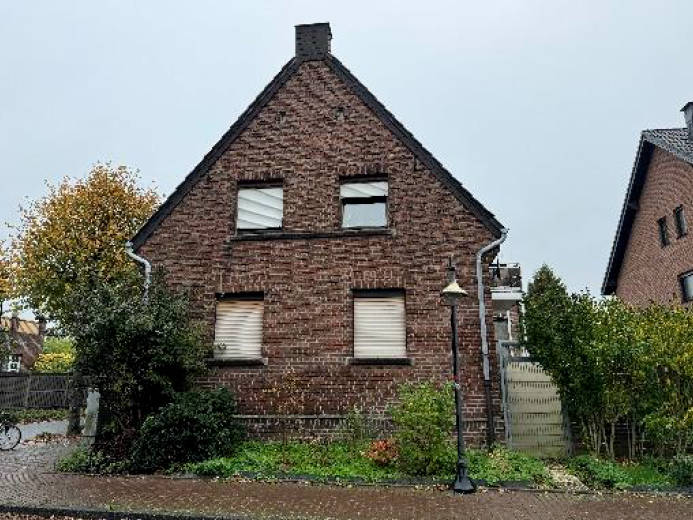 nordrheinwestpfalen 0031K0009-2024 Bahnhofstraße 21, 41352 Korschenbroich, Kleinenbroich