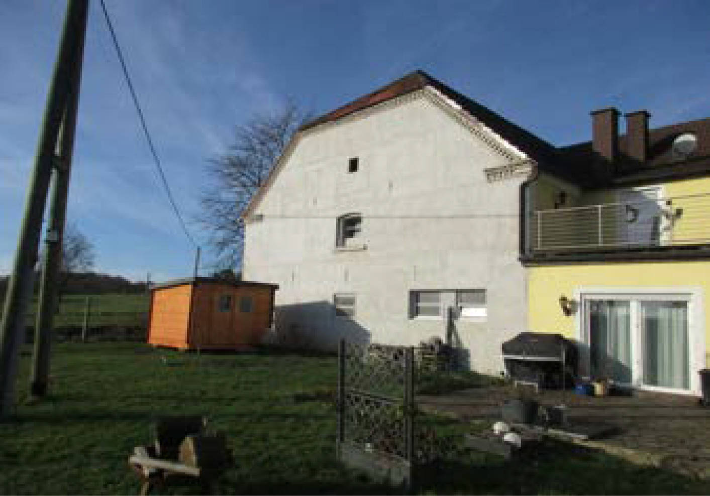 Zweifamilienhaus, mit Stallgebäude und mehreren Nebengebäuden in Nothweg 100, 58640 Iserlohn, Hennen