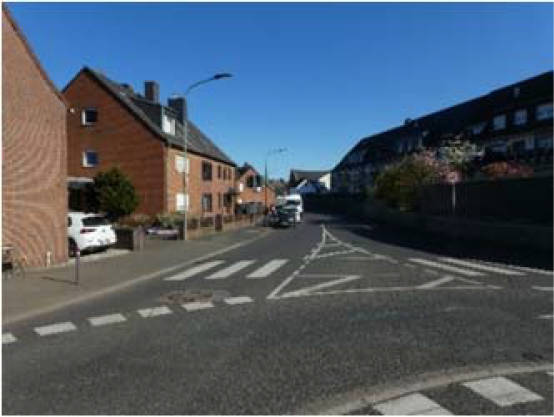 Wohn-/Geschäftshaus in Niederrheinstraße 1, 41472 Neuss, Grefrath