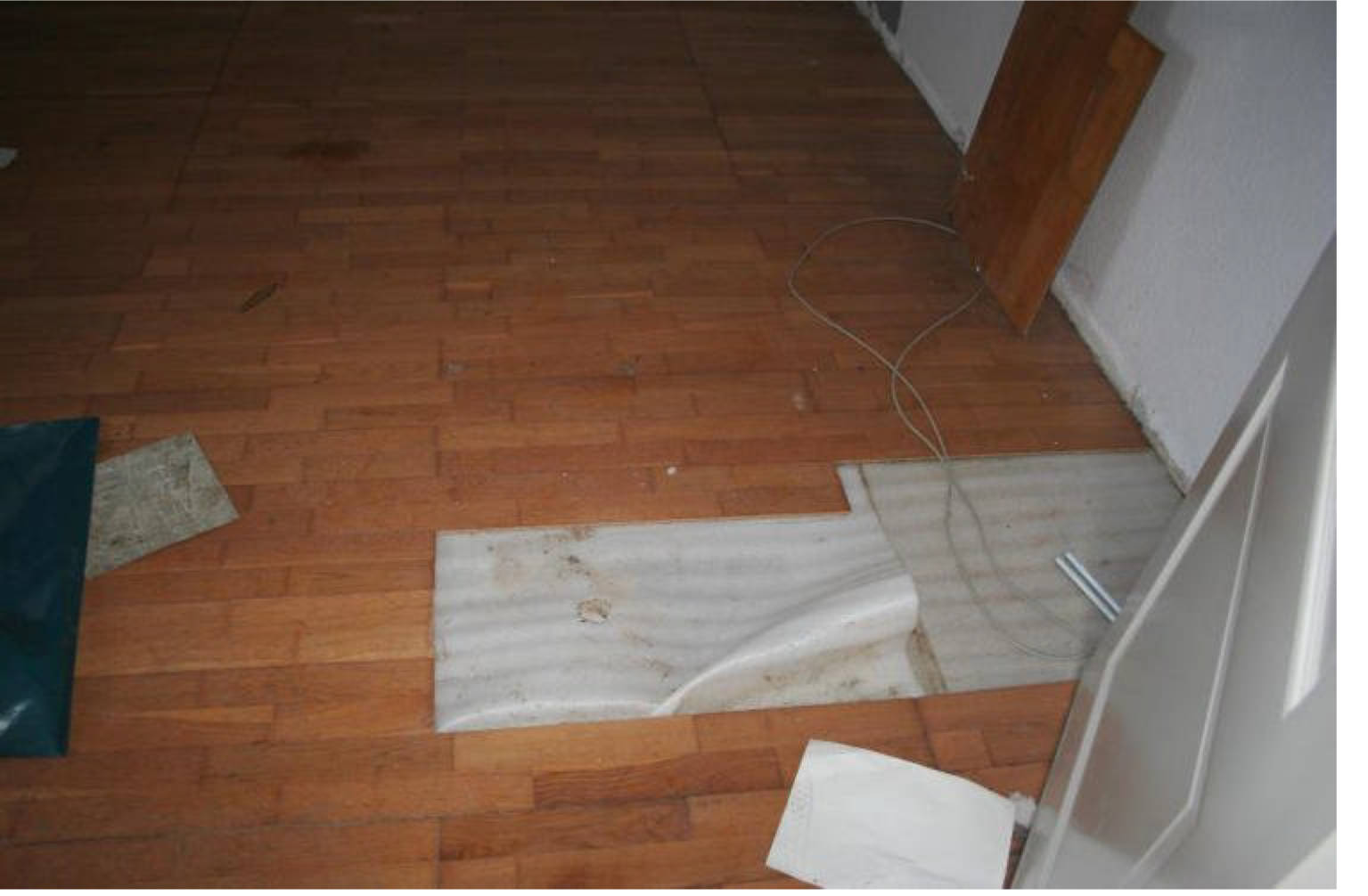 Garagennutzungsrecht an den Flurstücken 27,28 Flur 10, Eigentumswohnung (3 bis 4 Zimmer) Whg. Nr. 24, 5. OG hinten, links in Bachstr. 51, 58313 Herdecke - Bild 3