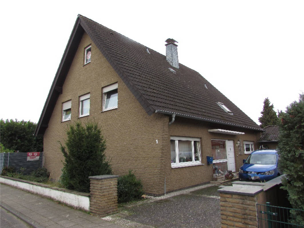 Zweifamilienhaus, Garage in Schongauer Weg 1, 50129 Bergheim