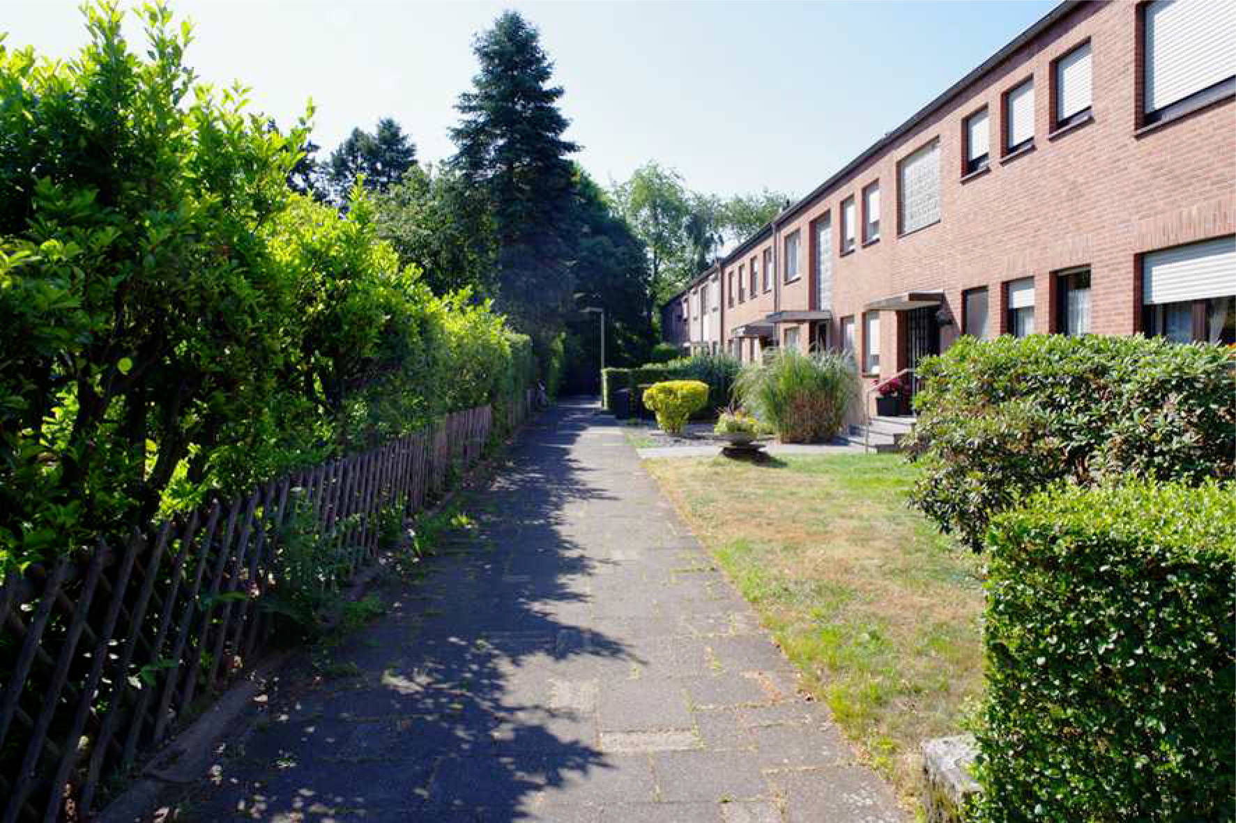 Garage, Einfamilienhaus in Einsteinstraße 130, 41464 Neuss, Stadionviertel - Bild 2