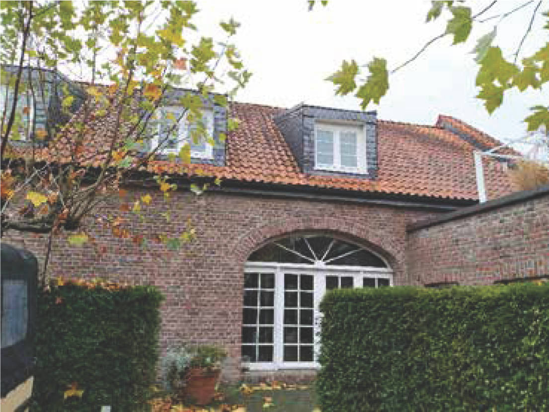 Denkmalschutz stehende ehemalige Hofanlage, bestehend aus 3 Wohnungen, Nebengebäude und Carport in Dorfstraße 51, 40667 Meerbusch, Büderich - Bild 3